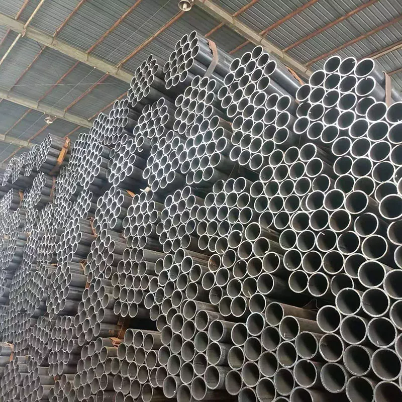 Ống tròn màu đen có khe thẳng