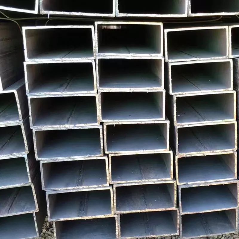 Ống hình chữ nhật màu đen có thành mỏng